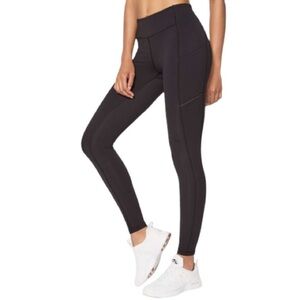 Lululemon Speed Up Tight *Full-On Luxtreme 28"
Black size 4